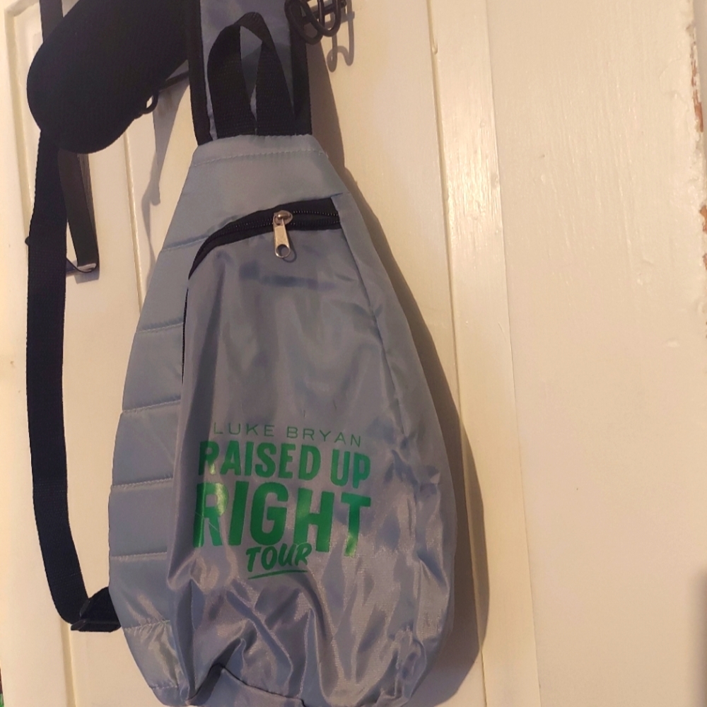 NWOT Luke Bryan VIP Raised Up Right Bag 🎶